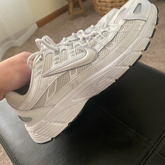 Boys 7Y Nike P6000 sneakers - Picture 3 of 6